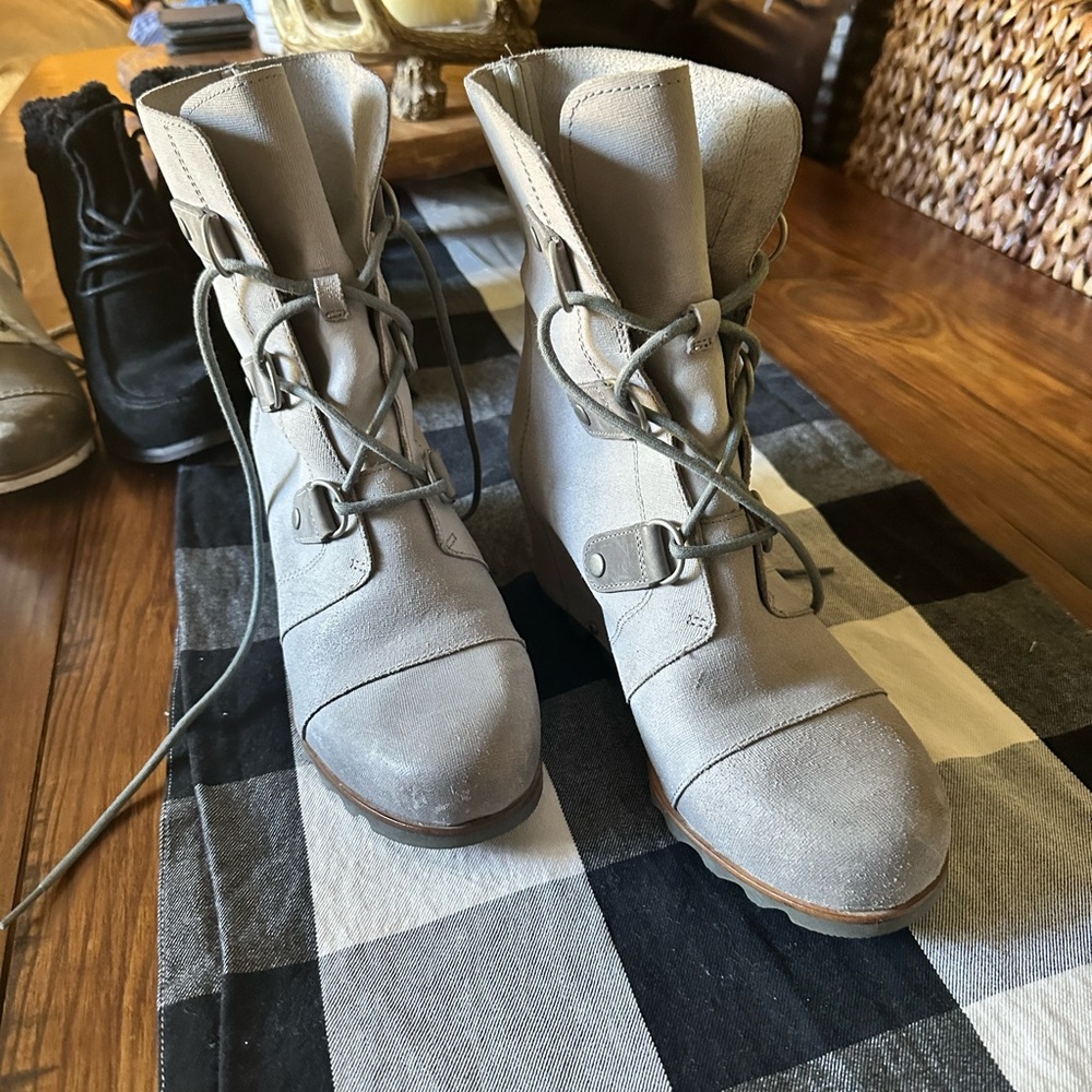 Sorel wedges - Picture 2 of 2